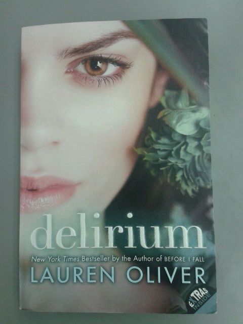 Book Review: Delirium by Lauren Oliver