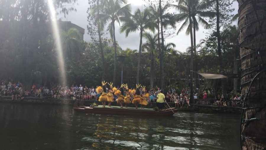 On her third day in Hawaii, Brown and other band members saw a canoe pageant.