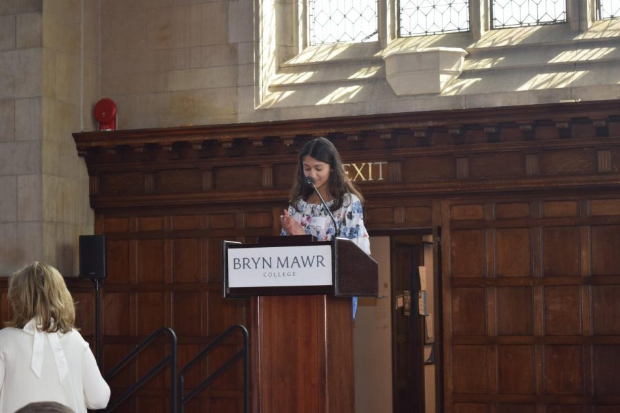 Divya addresses the attendees of the inaugural High School Democrats of Pennsylvania State Summit.