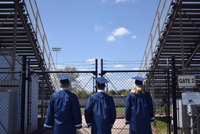 Julia Smeltzer (R) with fellow Knight Crier staffers Spencer Heilveil (L) and Erik Jesberger.