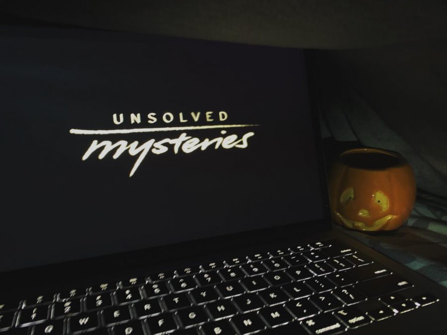 Turn Back the Unsolved Clock: Back in 1987 when Unsolved Mysteries first aired, nobody was watching on a laptop. But now that Netflix has revamped the original title series, a whole new audience can tune in for a whole new slew of mysteries. 