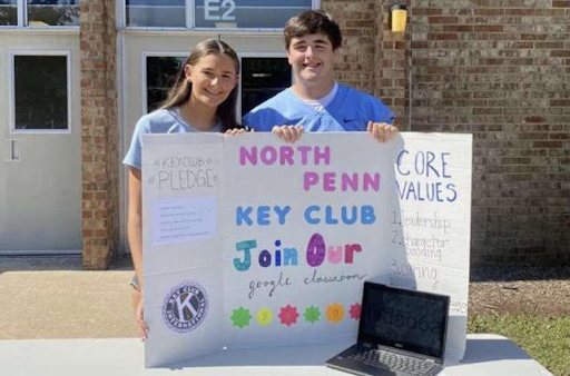 TWINS FOR THE WIN: The Mumford twins recruit new members into Key Club outside North Penn High School during the 2022-2023 Student Activities Fair. 
