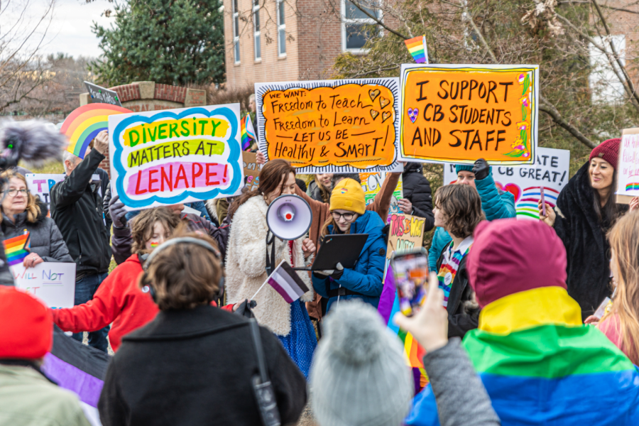 Members+of+the+Central+Bucks+SD+community+gather+for+a+demonstration+in+response+to+CBSD+Board+Policy+321.+