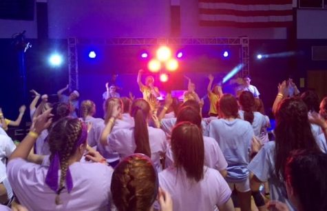 North Penn students dancing and singing at the student run event, Mini-THON.