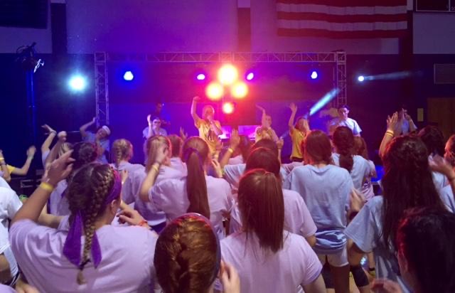 North+Penn+students+dancing+and+singing+at+the+student+run+event%2C+Mini-THON.